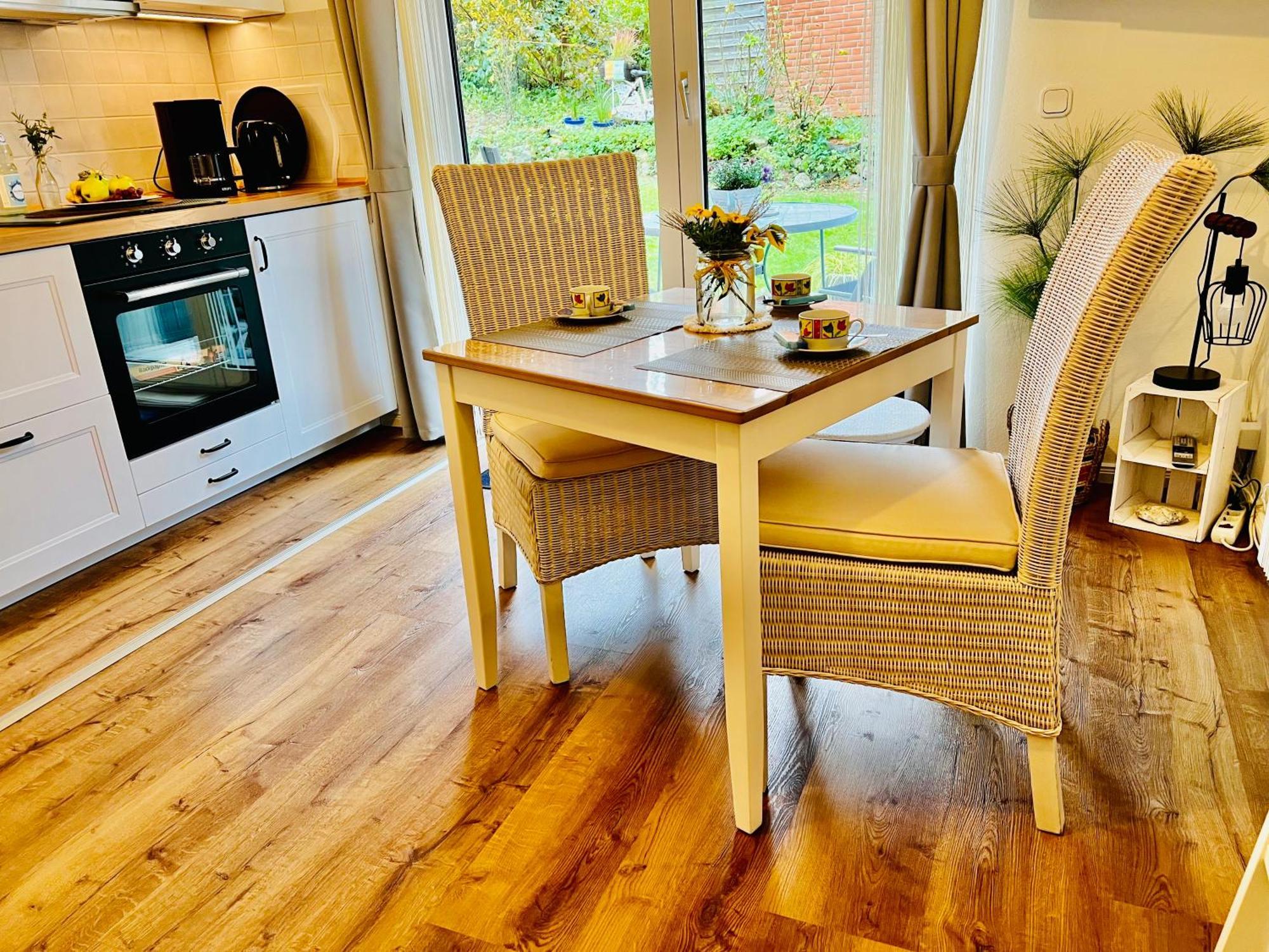 Seelund - Meeresrauschen Lauschen - Ruhiges Sonniges Apartment Mit Garten Und Terrasse Nahe Strand Und Ostsee Schönhagen Extérieur photo
